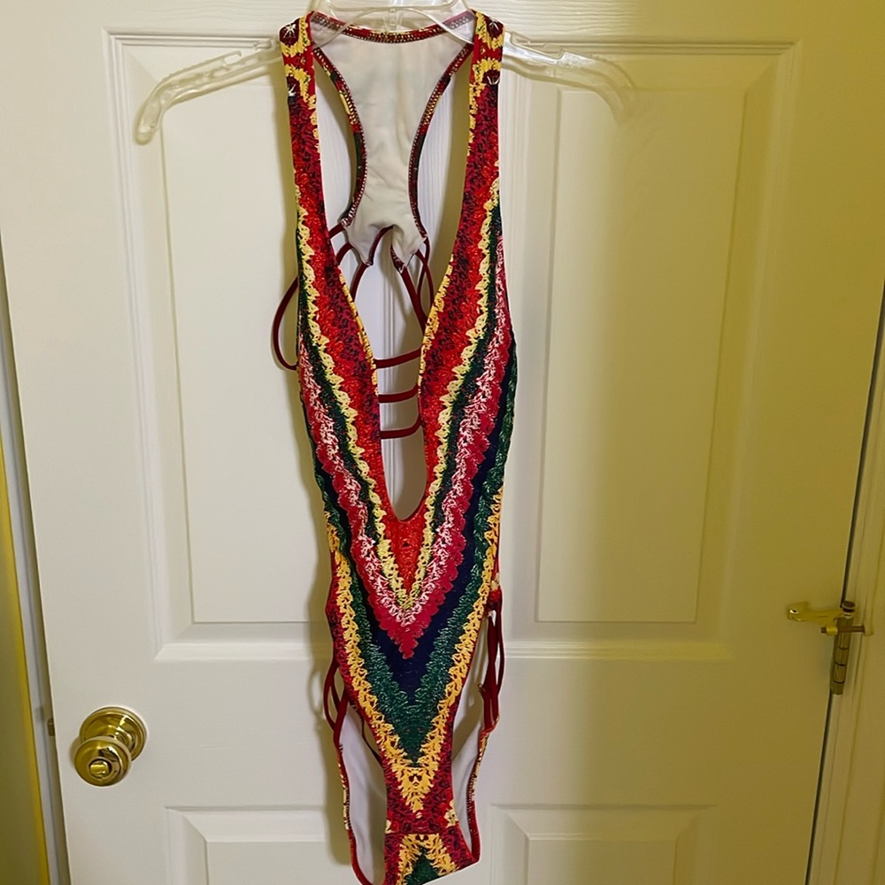 NWOT ANIYA FROM LOVE ISLAND FUN & FLIRTY OPEN CHESTED ONE-PIECE